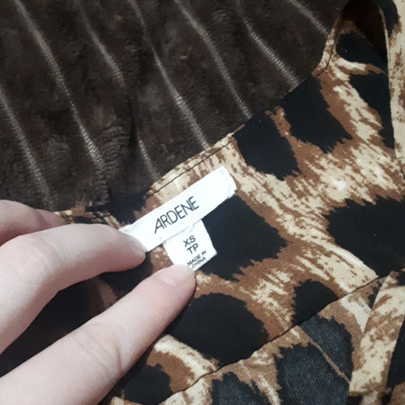 XS Ardene Leopard shirt with Zipper and Pockets - Picture 5 of 9